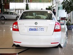 斯柯達(dá)  1.6L 手動(dòng) 車(chē)輛正后方尾部視角