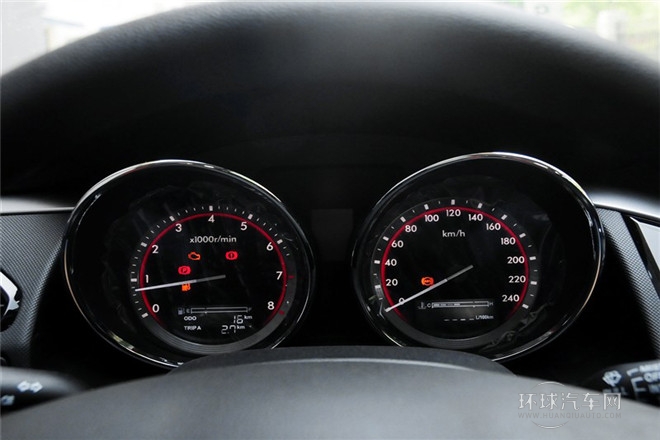2014款 2.0L 手動(dòng)舒適型
