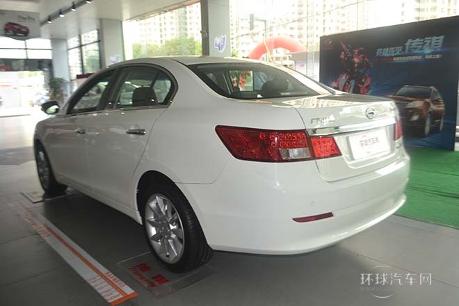 2013款 1.8T 自動(dòng)豪華版