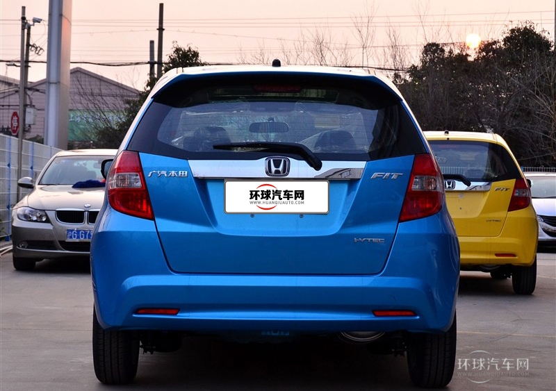 2011款 1.5L 自動(dòng)全景天窗版