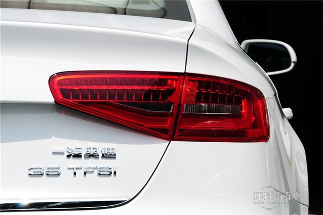 2013款 35 TFSI 自動(dòng)標(biāo)準(zhǔn)型