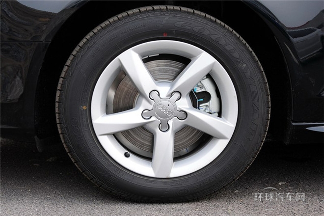 2013款 30 TFSI 手動(dòng)舒適型