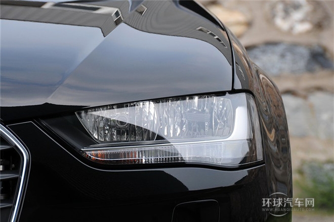2013款 30 TFSI 手動(dòng)舒適型
