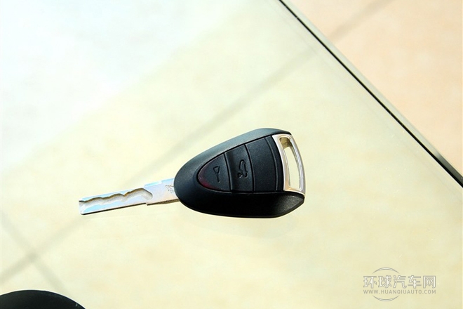 2013款 3.8T 標(biāo)準(zhǔn)型