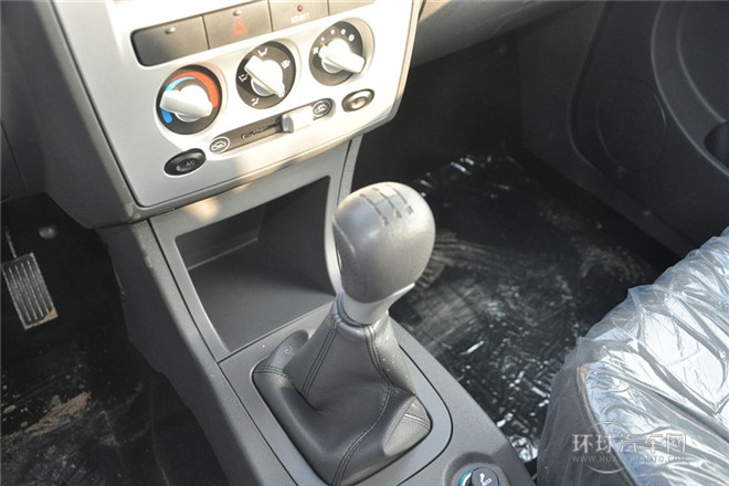 2012款 1.0L 手動(dòng)標(biāo)準(zhǔn)型