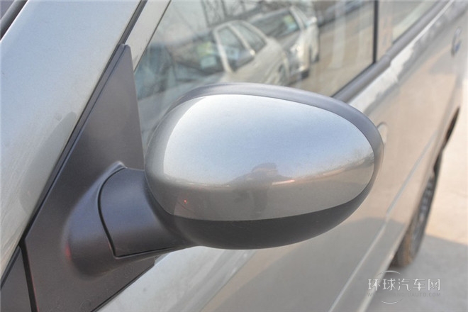2012款 1.0L 手動(dòng)標(biāo)準(zhǔn)型