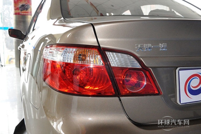 2014款 1.0L 手動標(biāo)準(zhǔn)型