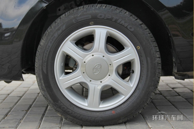 2013款 1.3L 手動標(biāo)準(zhǔn)型