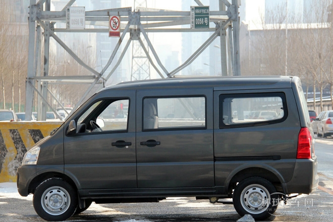 2011款 1.2L標準型