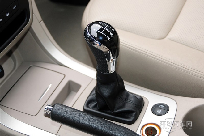 2013款 1.8L 手動(dòng)尊貴型
