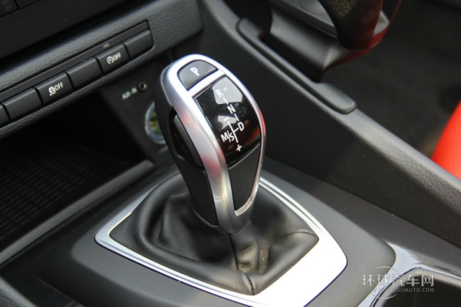 2013款 sDrive20i 運(yùn)動(dòng)設(shè)計(jì)套裝