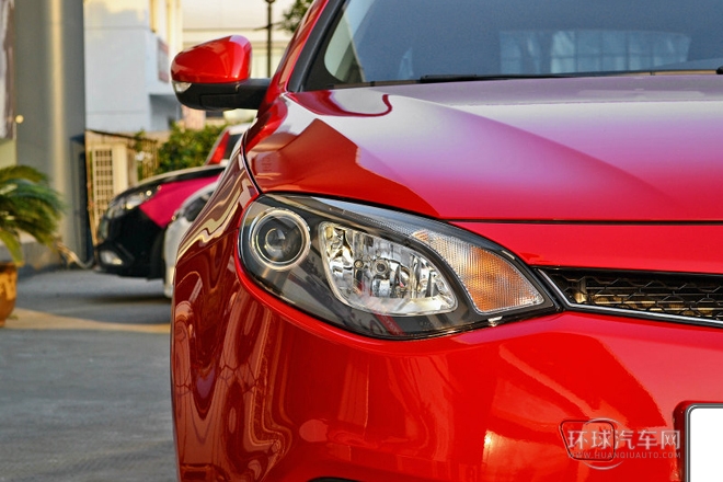 2013款 三廂 1.8L 手動超值版