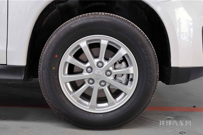 2013款 1.6L 手動兩驅(qū)標(biāo)準(zhǔn)版