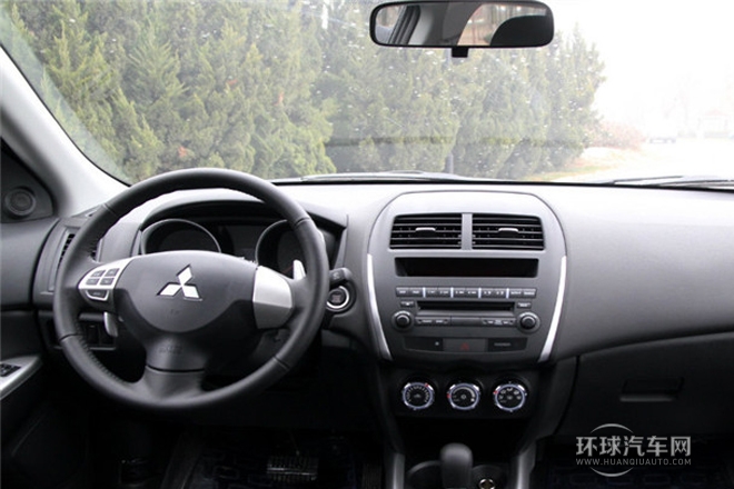 2013款 2.0L 自動兩驅(qū)豪華版