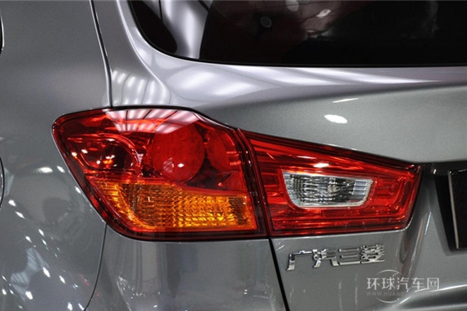 2013款 2.0L 自動四驅(qū)尊貴版
