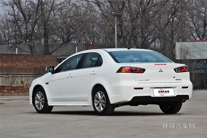 2013款 致尚版 1.8L CVT豪華型