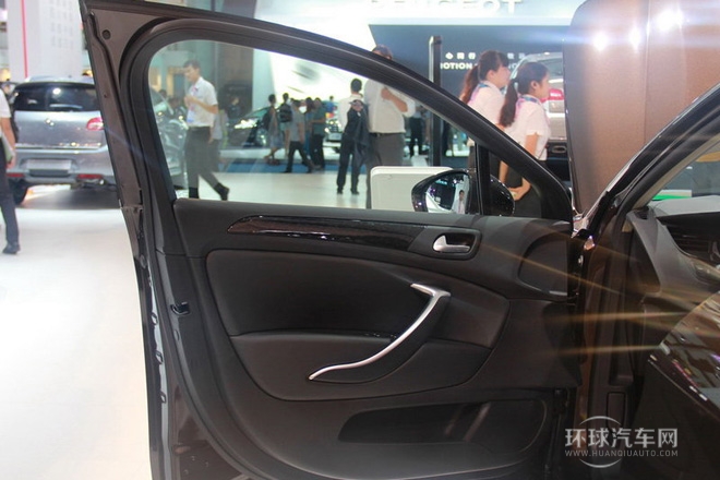2014款 2.3L 自動(dòng)尊貴型