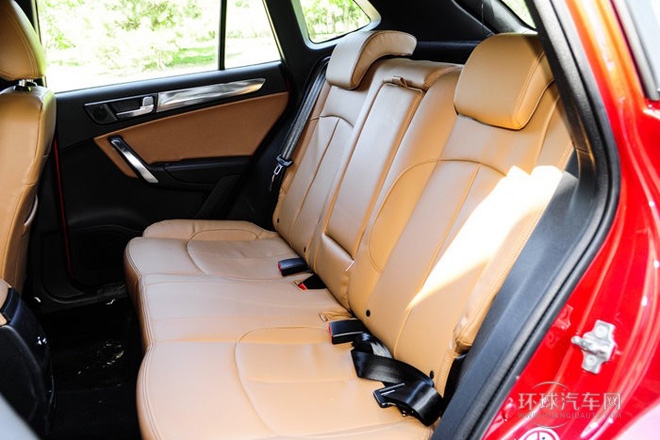 2014款 1.5T 自動四驅(qū)豪華型
