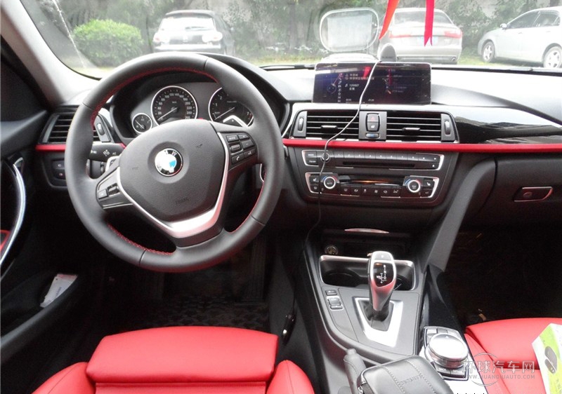 2015款 320i 運動設(shè)計套裝
