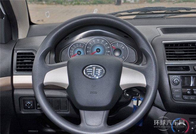 2014款 1.5L 手動進(jìn)取型