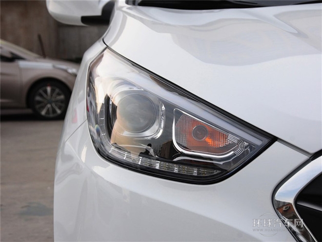 2015款 2.0L 自動(dòng)兩驅(qū)智能型 國(guó)V