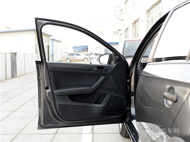 2015款 1.6L 手動樂選型