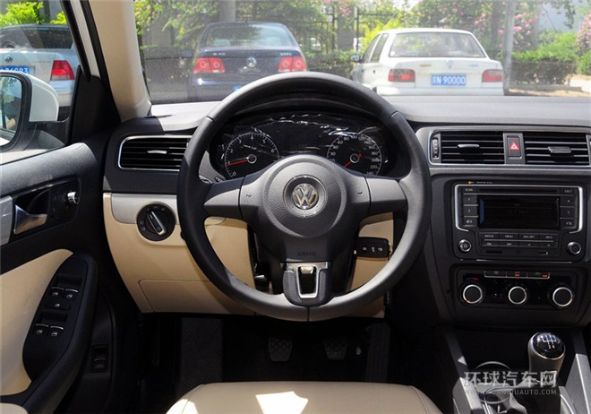 2015款 1.6L 手動領(lǐng)先型