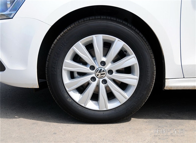 2015款 1.6L 自動領(lǐng)先型