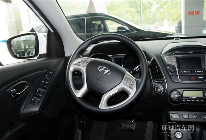 2015款 2.0L 自動(dòng)兩驅(qū)領(lǐng)先型 國V