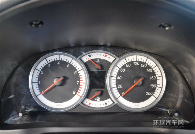 2015款 兩廂 1.4L 手動(dòng)理想型
