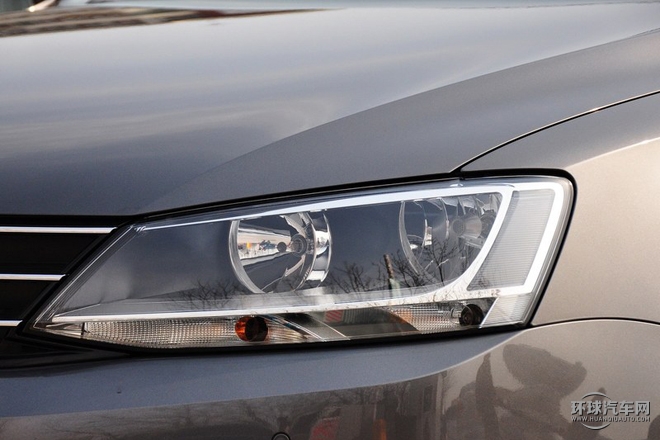 2015款 230TSI 自動(dòng)豪華型