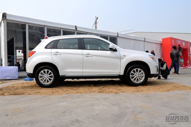 2015款 2.0L 自動(dòng)兩驅(qū)精英版