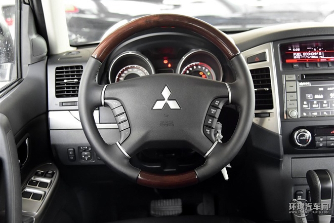 2016款 3.0L 自動(dòng)尊貴版 國V