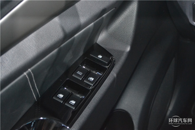 2016款 1.5L 手動標(biāo)準(zhǔn)型