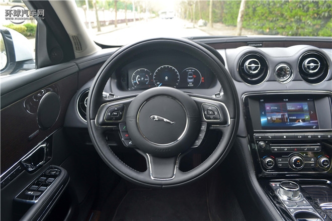 2016款 XJL 3.0 SC 四驅(qū)旗艦商務版
