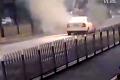 實拍廣州天河區(qū)馬自達(dá)323轎車自然事故
